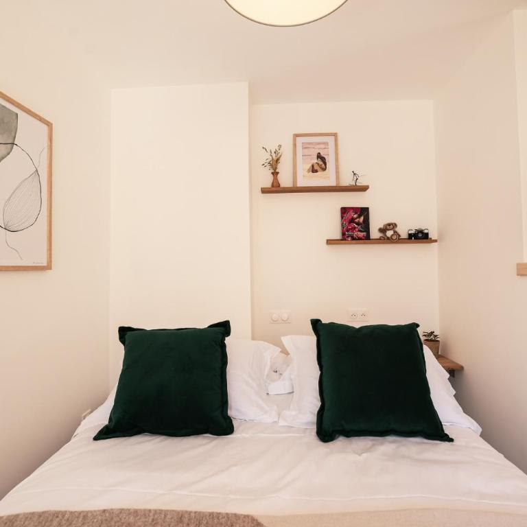 En plein centre du village ! - One-Bedroom Apartment - 11