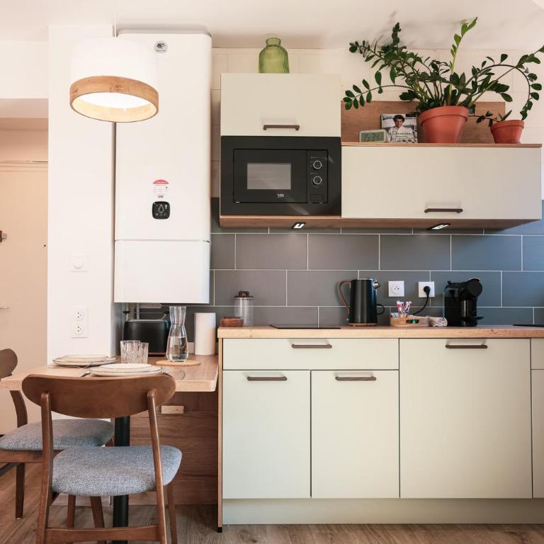 En plein centre du village ! - One-Bedroom Apartment - 10