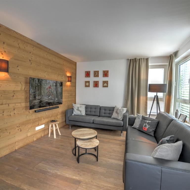 Der Gletscherblick By Kaprun Rentals - Two-Bedroom Apartment with Mountain View - 1