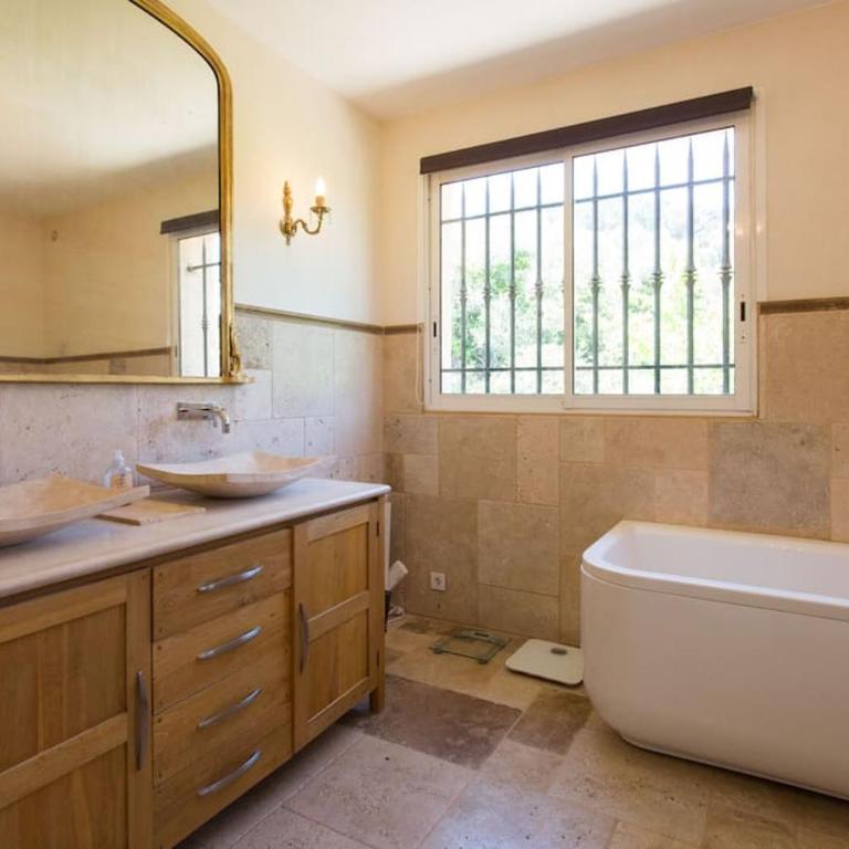 Spacious Villa Vallauris Cannes with AC throughout and large private pool - Villa - 45