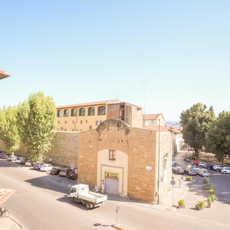 Oltrarno Tasso Apartment in Florence - Three-Bedroom Apartment - High Floor - 18