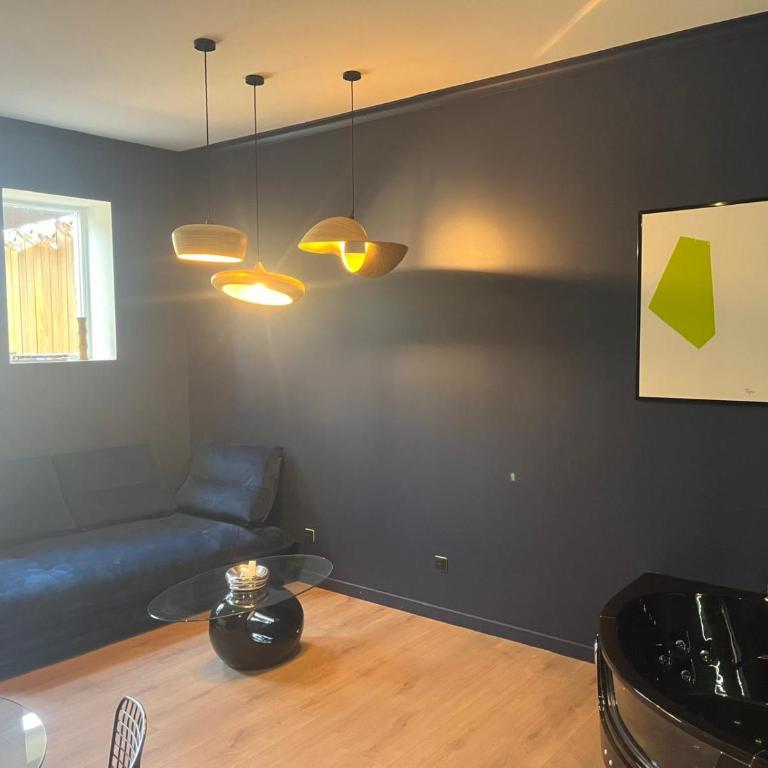 Suite avec jacuzzi & terrasse vue sur l'Orb - Appartamento con 1 Camera da Letto - 11