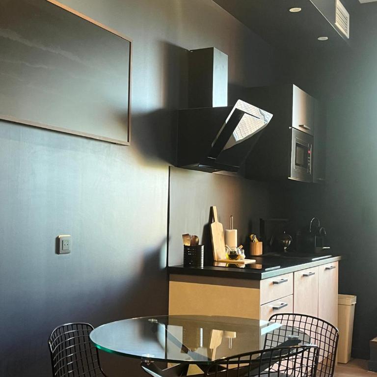 Suite avec jacuzzi & terrasse vue sur l'Orb - Appartamento con 1 Camera da Letto - 8