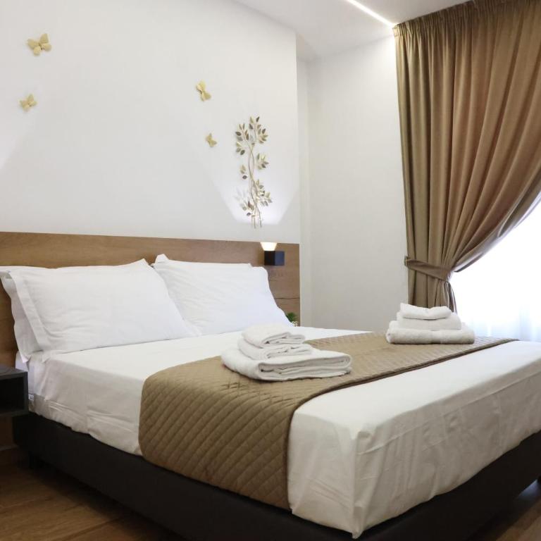 Palermo Centro Affittacamere Spina - Deluxe Double Room (2 Adults + 1 Child) - 1
