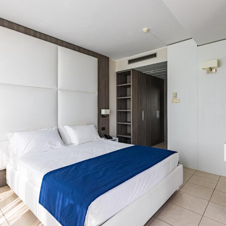 Hotel Cristallo - Suite with Sea View - 2