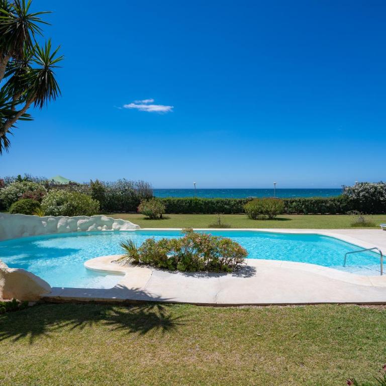Holidays & Home Beachfront Neptuno I, Sea Views,Pool,Garden, Elviria - Superior Apartment - 37
