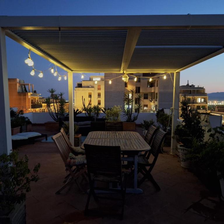 Rooftop Suite City Centre with Garage - One-Bedroom Apartment - 1