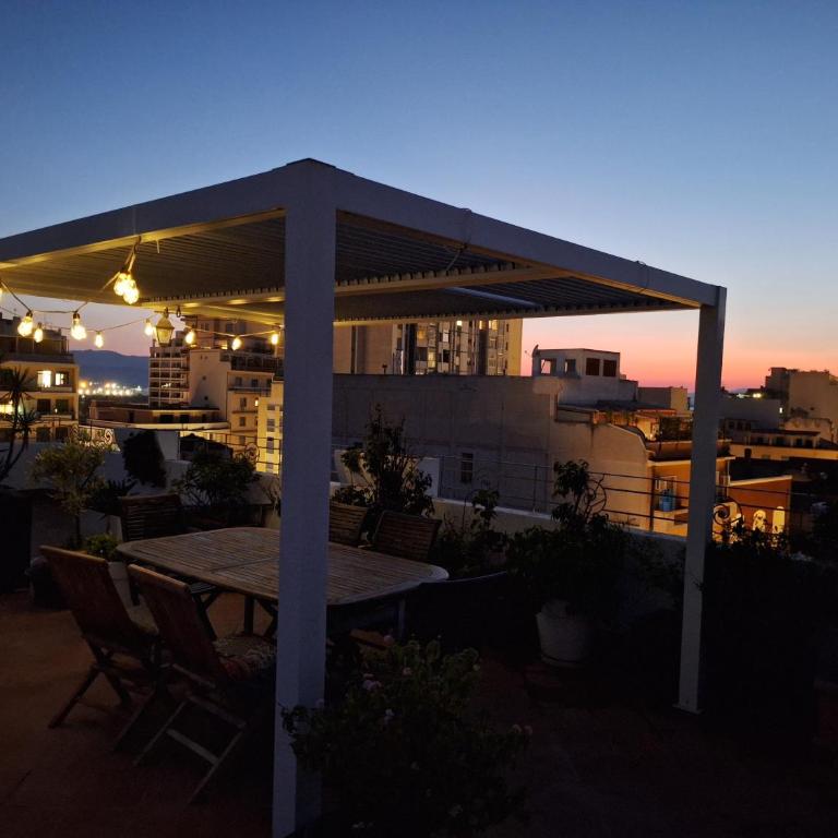 Rooftop Suite City Centre with Garage - One-Bedroom Apartment - 2