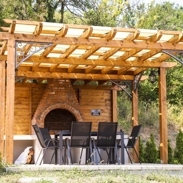 Grey Apartment On the Hill - One-Bedroom Apartment - 10