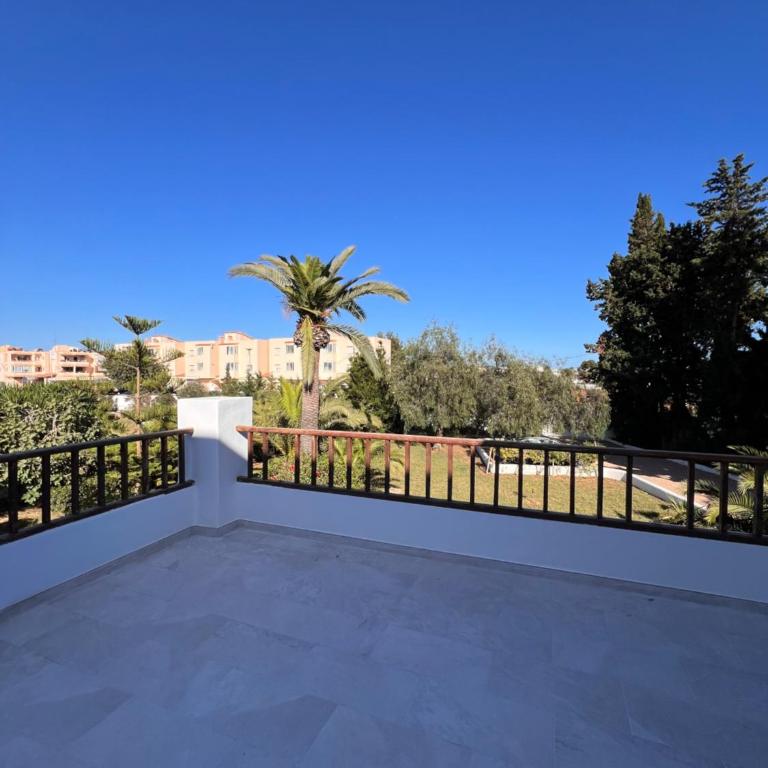 Villa en zona Playa D'en Bossa con gran piscina - Villa - 2