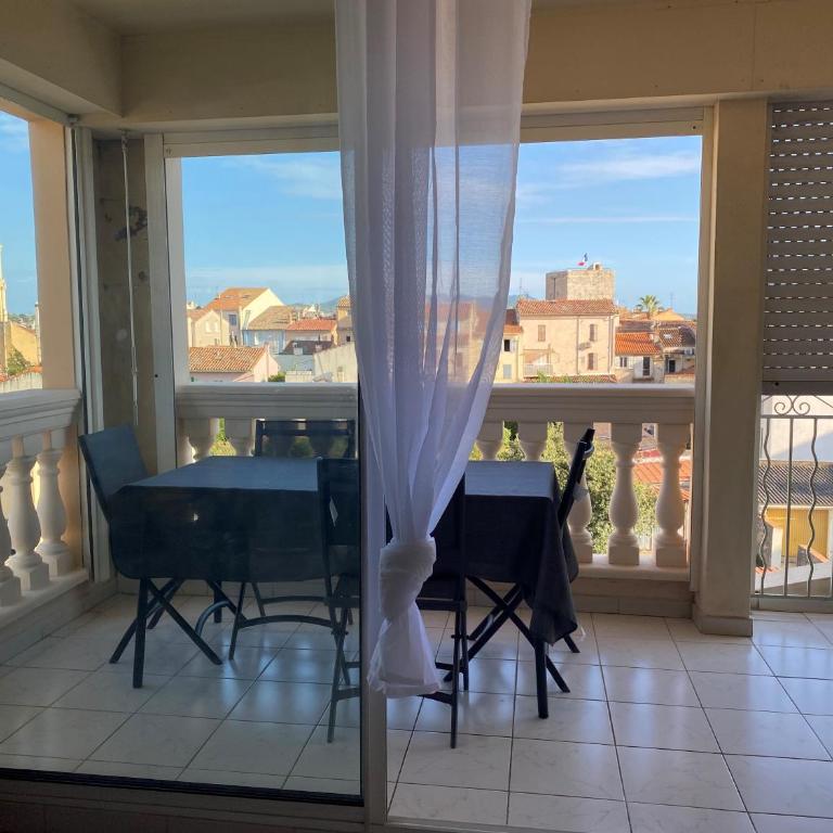 Le Schumann - Two-Bedroom Apartment - 4