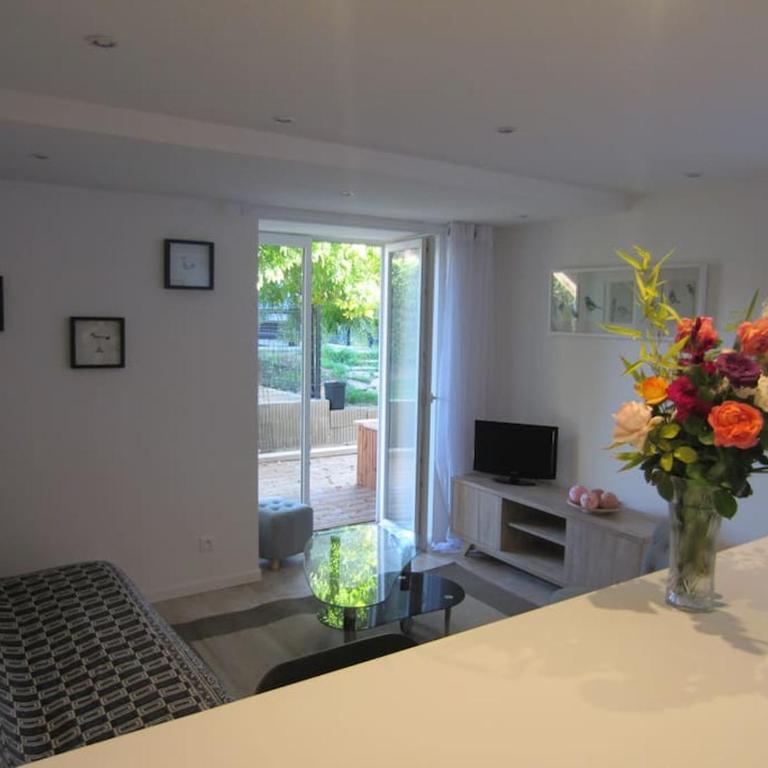 Jolie T2 rénové avec jardin clos et parking privé - Appartement 1 Chambre - 5
