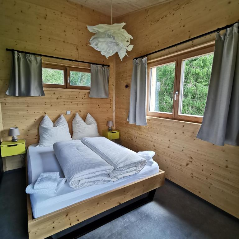 Wald ist Zukunft - Baumhaus Biene - 23