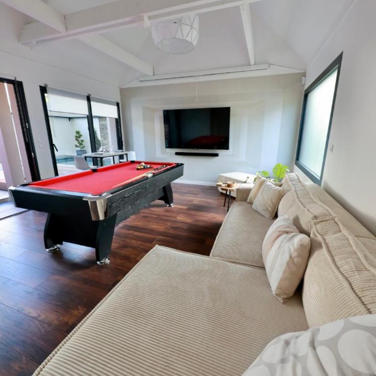 Mini Villa avec Piscine et Jacuzzi privés, Sauna et Home-Cinéma à 800m des Commodités - Villa mit privatem Pool - 3