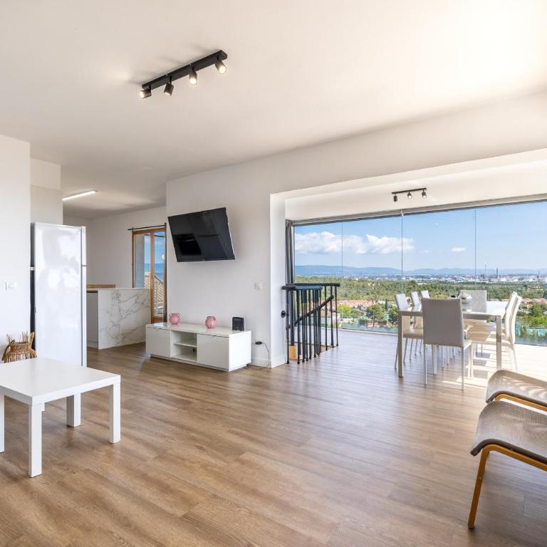 PANORAMIC VILLA - Only Families - Villa con piscina privada - 6