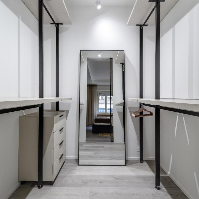 San Babila Luxury Apartment - Appartamento con 2 Camere da Letto e Vista Città - 15