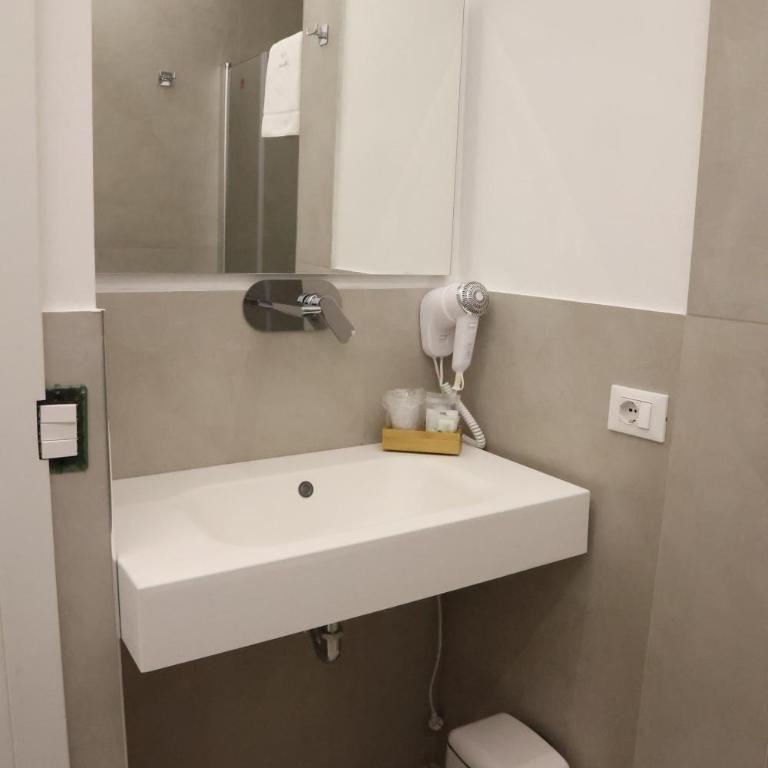 Palermo Centro Affittacamere Spina - Double Room with Private Bathroom - 3