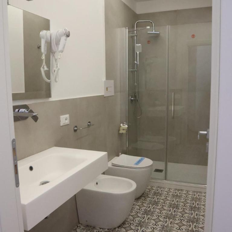 Palermo Centro Affittacamere Spina - Deluxe Room (2 Adults + 1 Child) - 1