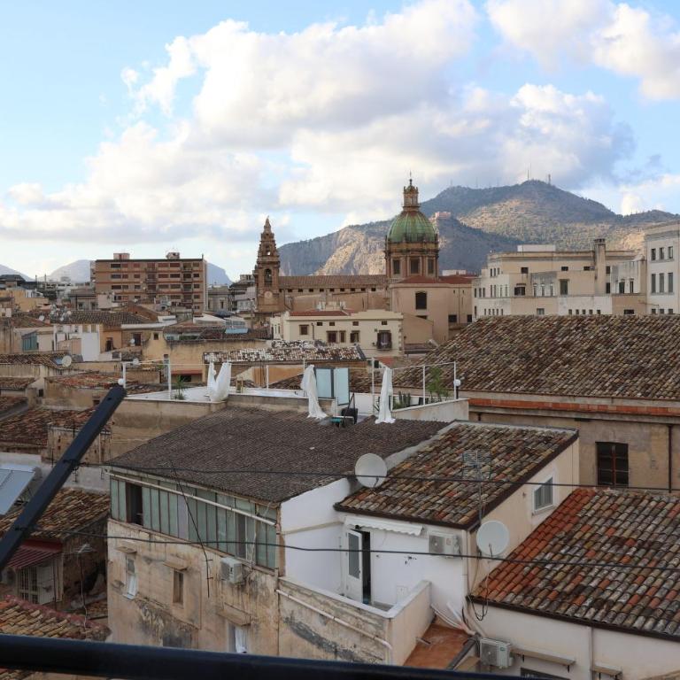 Palermo Centro Affittacamere Spina - Deluxe Double Room (2 Adults + 1 Child) - 2