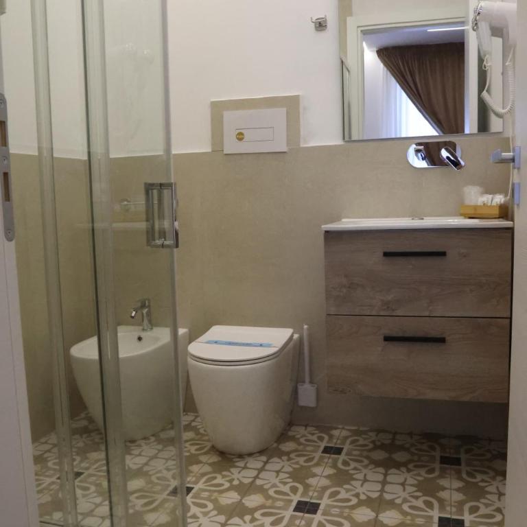 Palermo Centro Affittacamere Spina - Deluxe Double Room (2 Adults + 1 Child) - 3