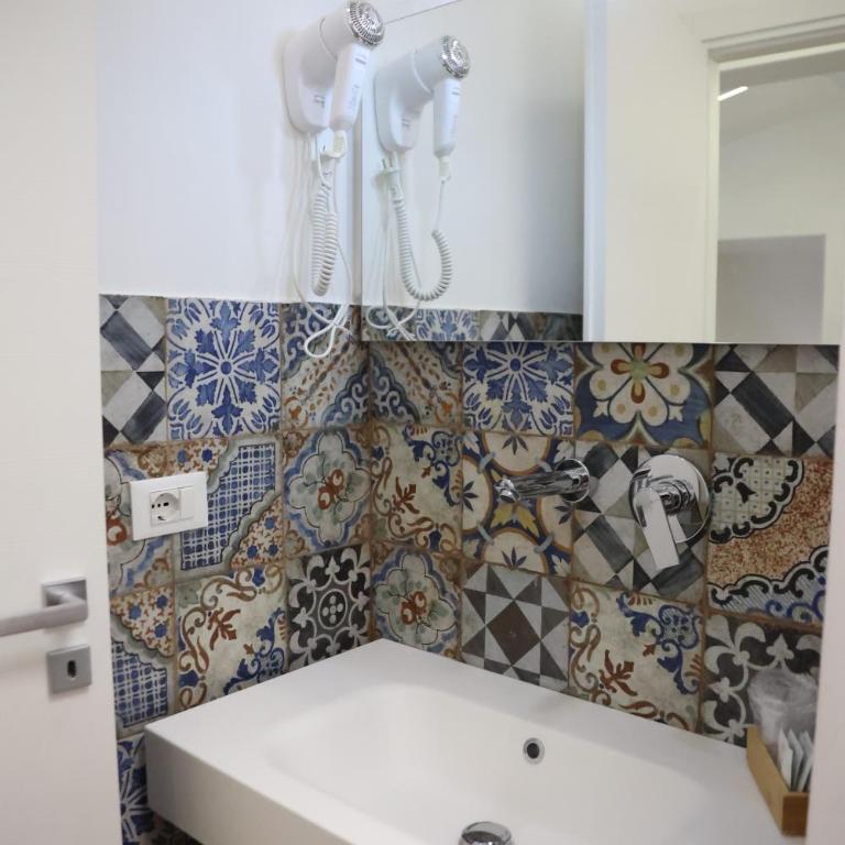 Palermo Centro Affittacamere Spina - Triple Room with Terrace - 4