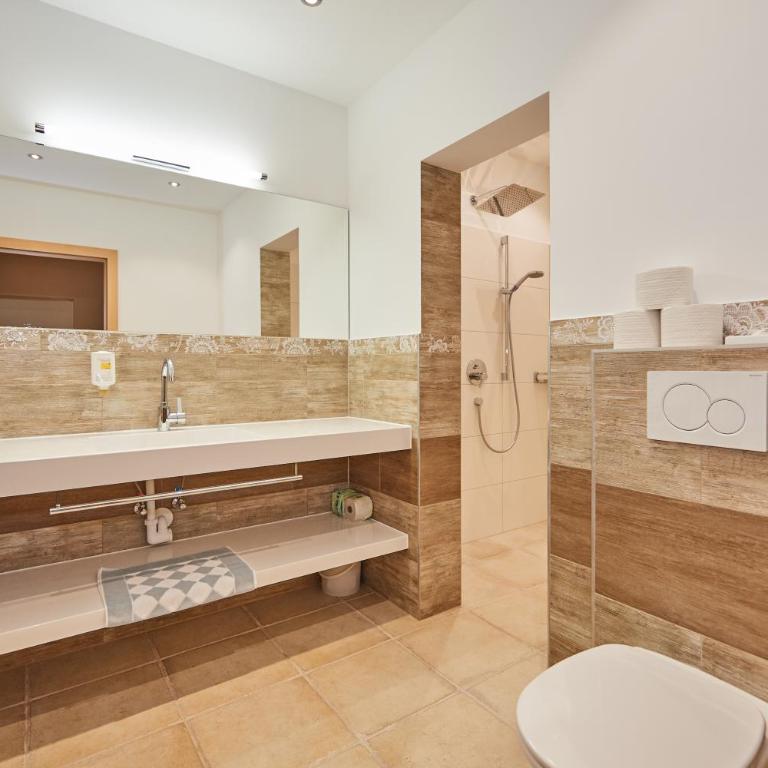Hotel Sonnenhügel, inklusive SommerCard - Apartment Suite mit 3 Schlafzimmern - 5
