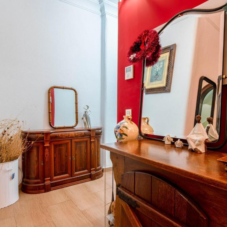 Mirador 5 del Mercado Central - habitacion con baño privado en el centro de la Ciudad Vella - Double Room with Private Bathroom - 2