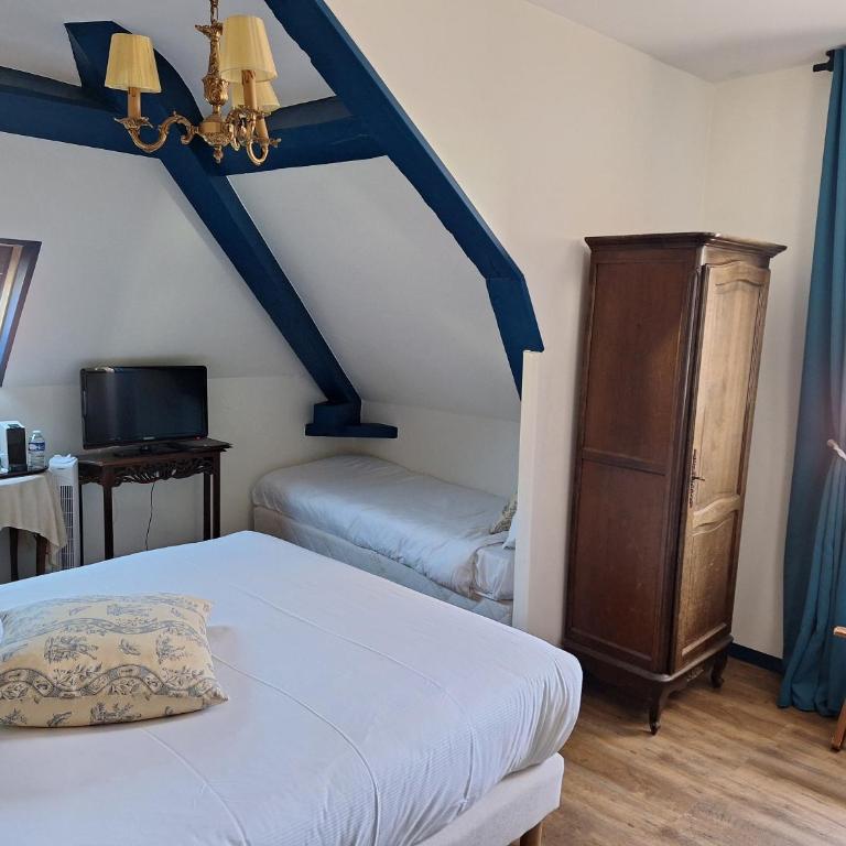Hotel de Charme La Bonne Adresse - Logis hotels - Chambre Familiale Supérieure (2 Adultes + 1 Enfant) - 4