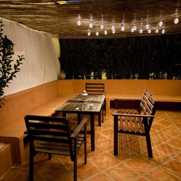 Casa Fatinafar - Three-Bedroom House - 1