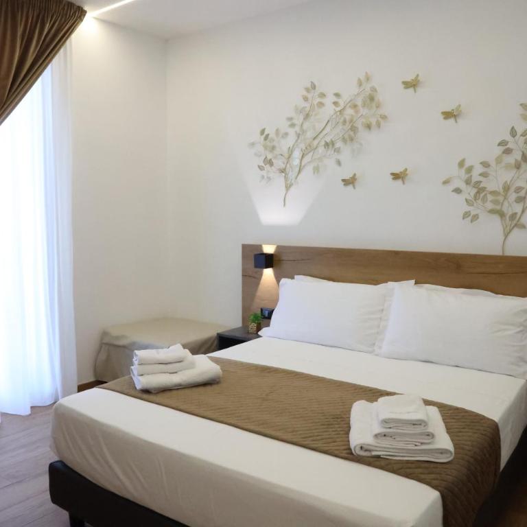 Palermo Centro Affittacamere Spina - Deluxe Double Room (2 Adults + 1 Child) - 4