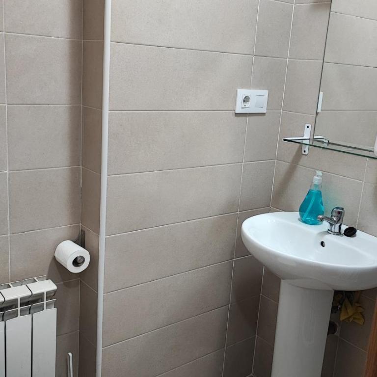 Acogedor estudio cerca de todo - One-Bedroom Apartment - 7