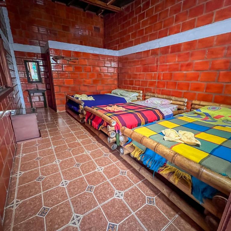 Hotel Cabañas y Glamping Colinas De San Diego - Habitación Familiar con bañera - 5