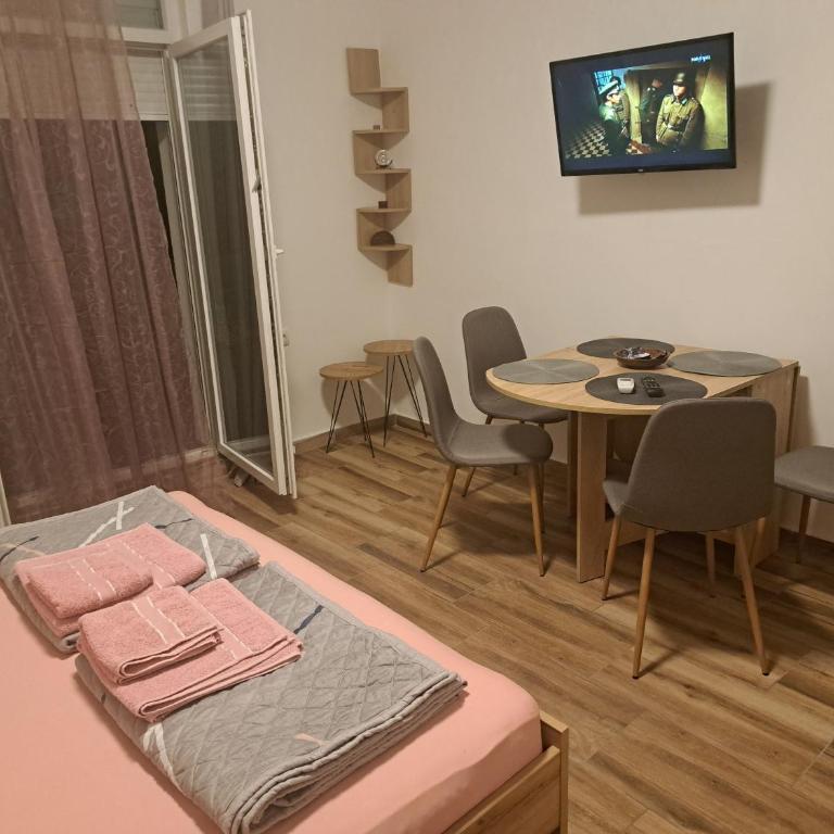 Vila RUŽA - House of Roses - One-Bedroom Apartment - 12