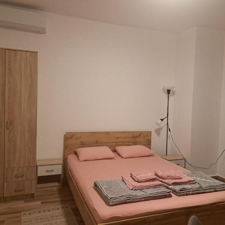Vila RUŽA - House of Roses - One-Bedroom Apartment - 13