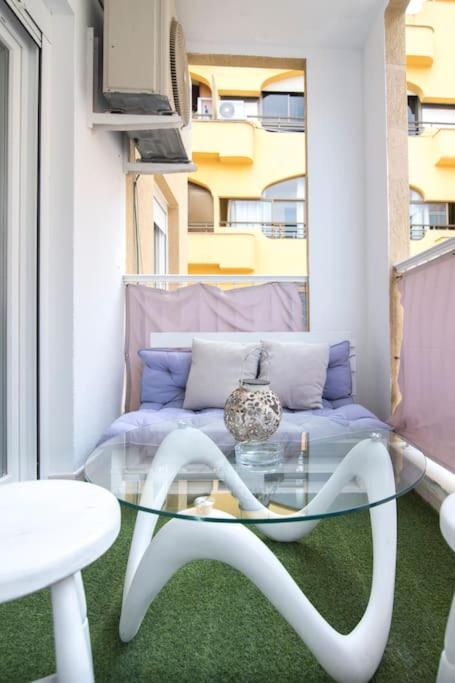 Piso reformado cerca de la Playa y el Supermercado - Two-Bedroom Apartment with Balcony - 9