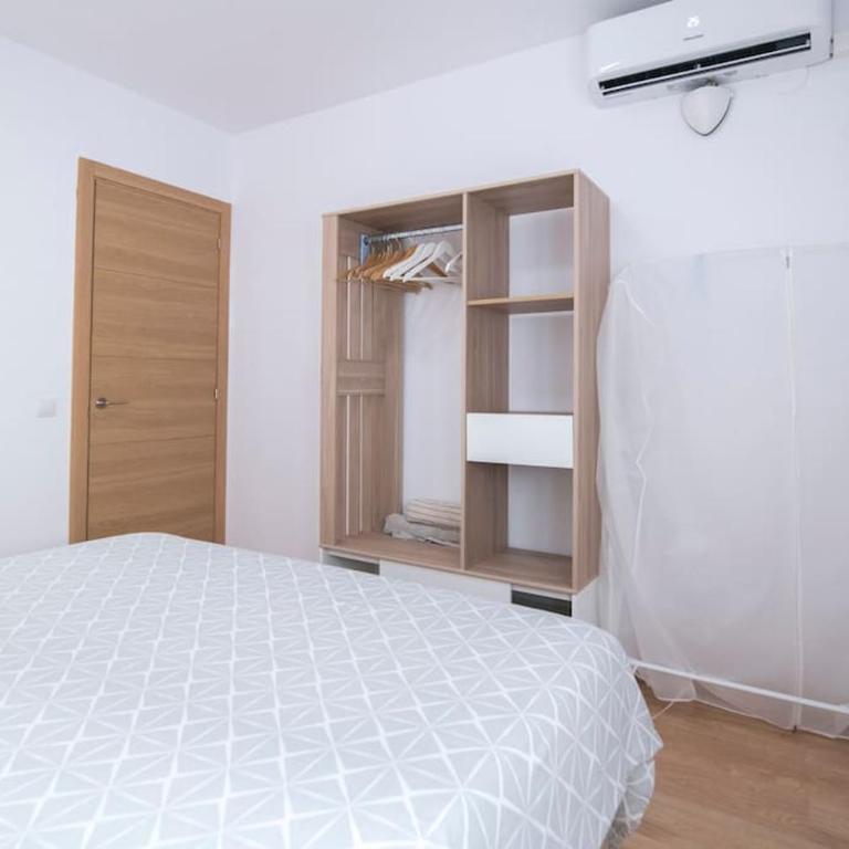 Piso reformado cerca de la Playa y el Supermercado - Two-Bedroom Apartment with Balcony - 18