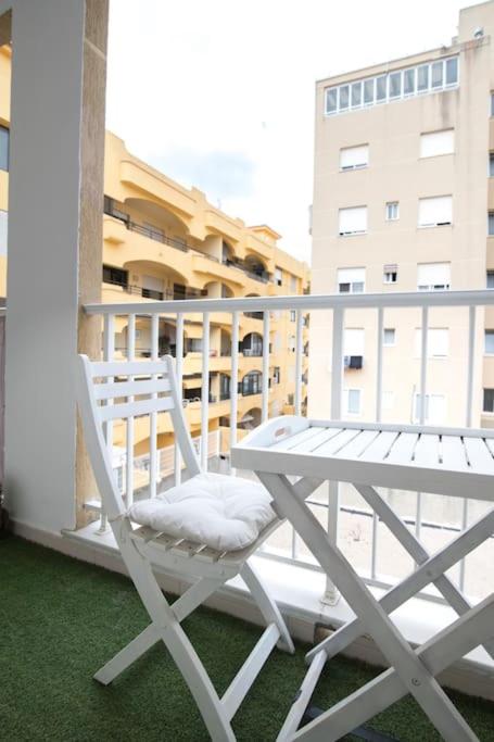 Piso reformado cerca de la Playa y el Supermercado - Two-Bedroom Apartment with Balcony - 48