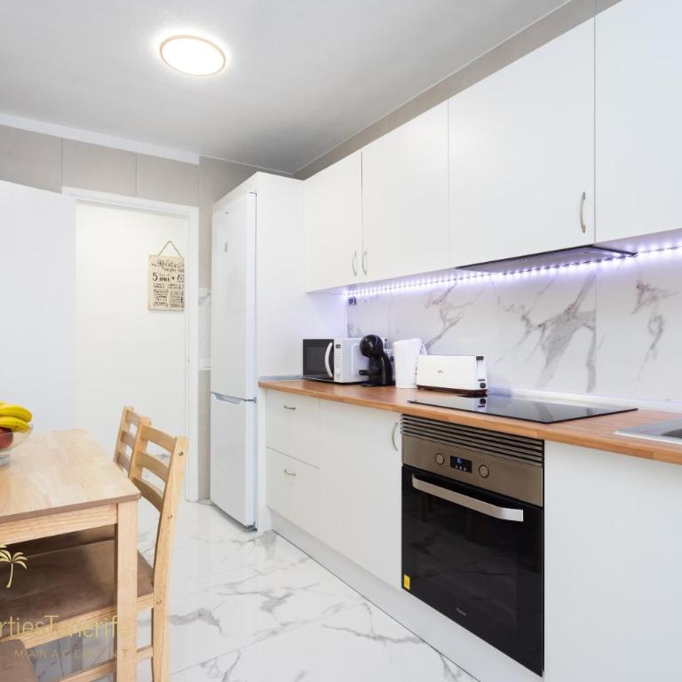 Apartamento Iris - Three-Bedroom Apartment - 14