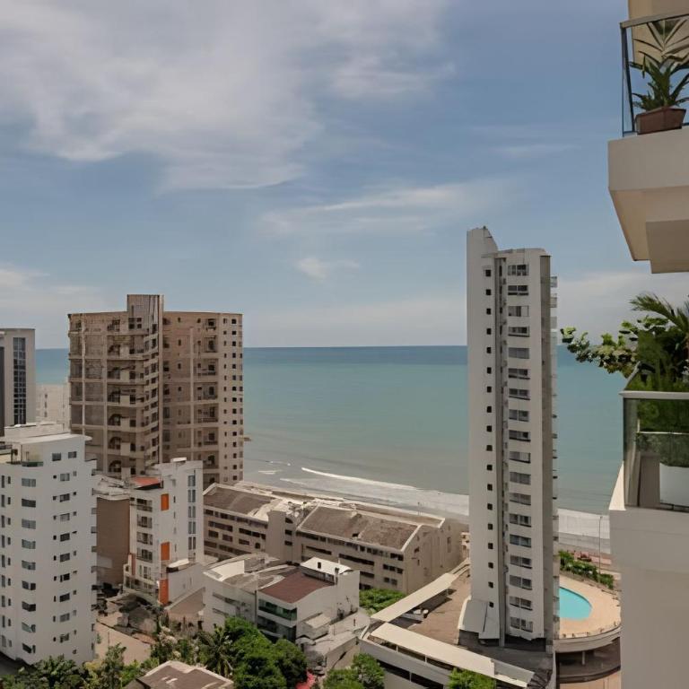 Modern 3BR apartment, Sea View and Historic Center - Apartamento de 3 dormitorios con balcón - 16