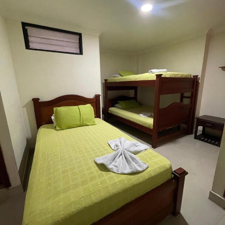 HOTEL MONTERREY - Triple Room - 4