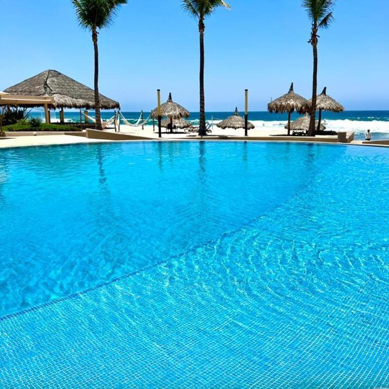 FRENTE AL MAR A PIE DE PLAYA ALBERCA y JACUZZI - Three-Bedroom Premium Apartment with Balcony - 2