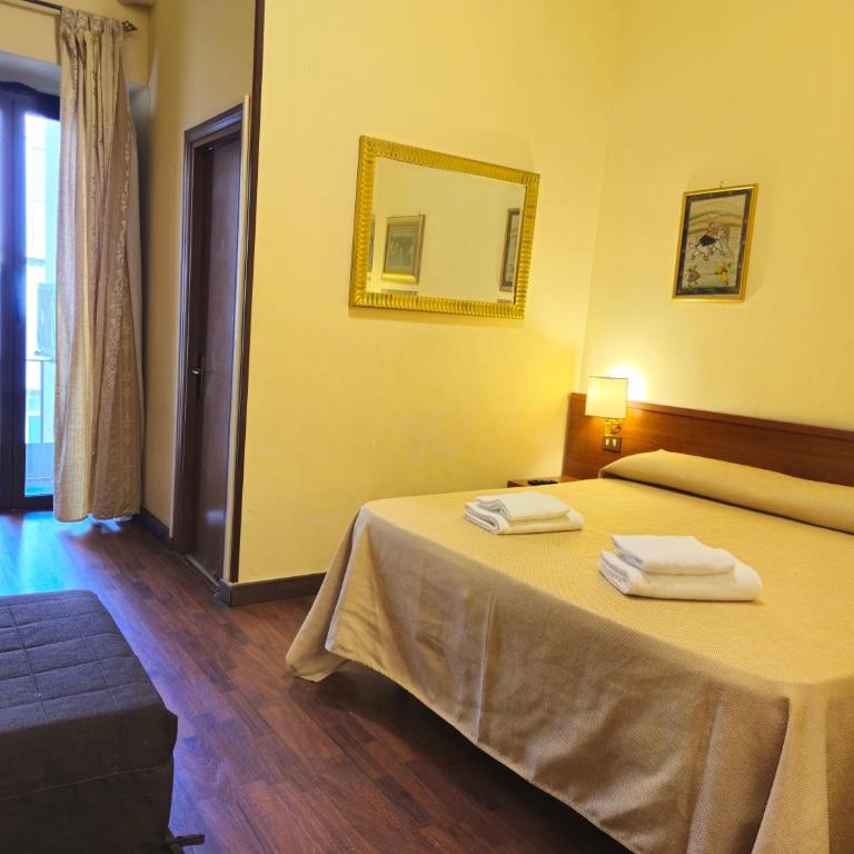 Hotel Azzurra - Camera Matrimoniale con Bagno Privato - 3