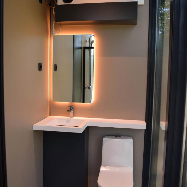 Oblun Eco Resort - Mirror Cabin - One-Bedroom Apartment with Garden View - 9
