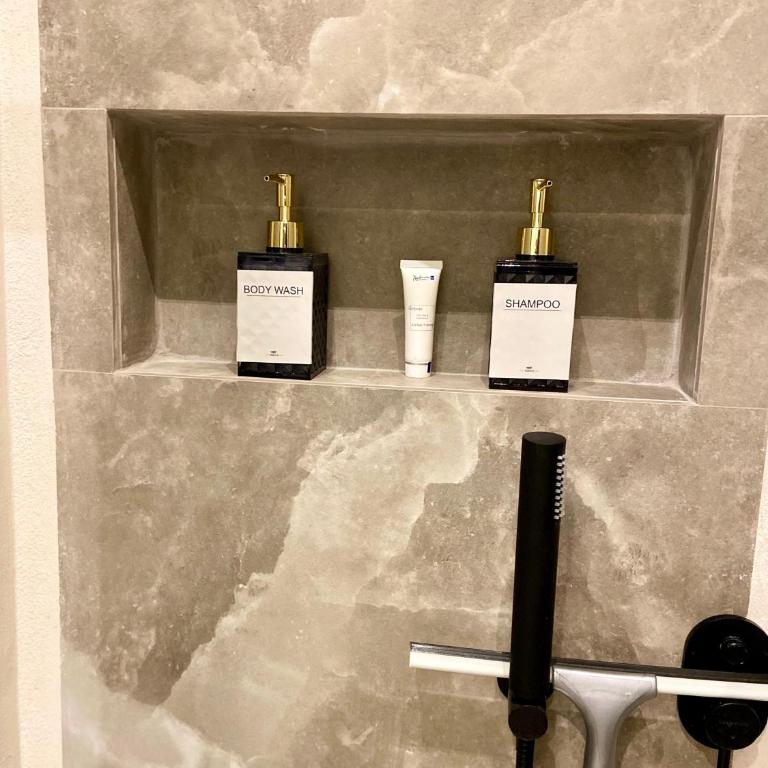 Raisi Suites & Apartment - One-Bedroom Deluxe Apartment - 10