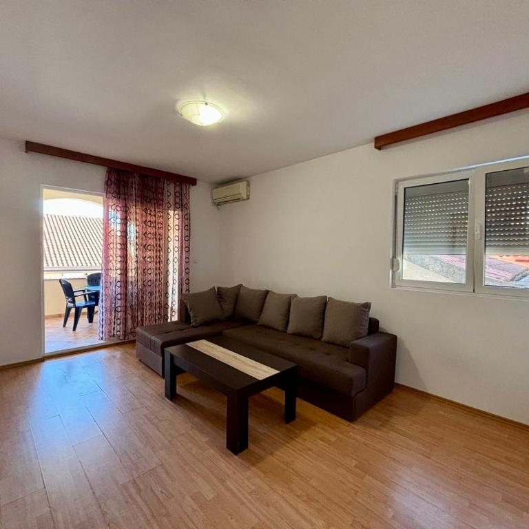 Apartmani Jovan - Apartman sa 2 Spavaće Sobe i Balkonom - 23