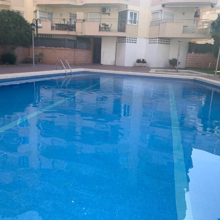 M10 Salou apartaments - Two-Bedroom Apartment with Pool View - 11