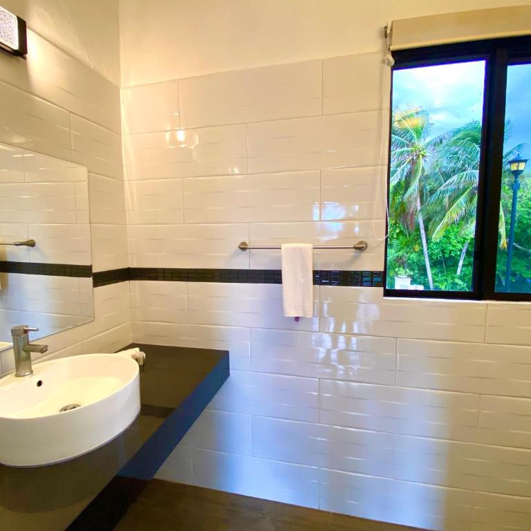 Exclusive Villa Steps from the Beach Playacar - Villa - 43