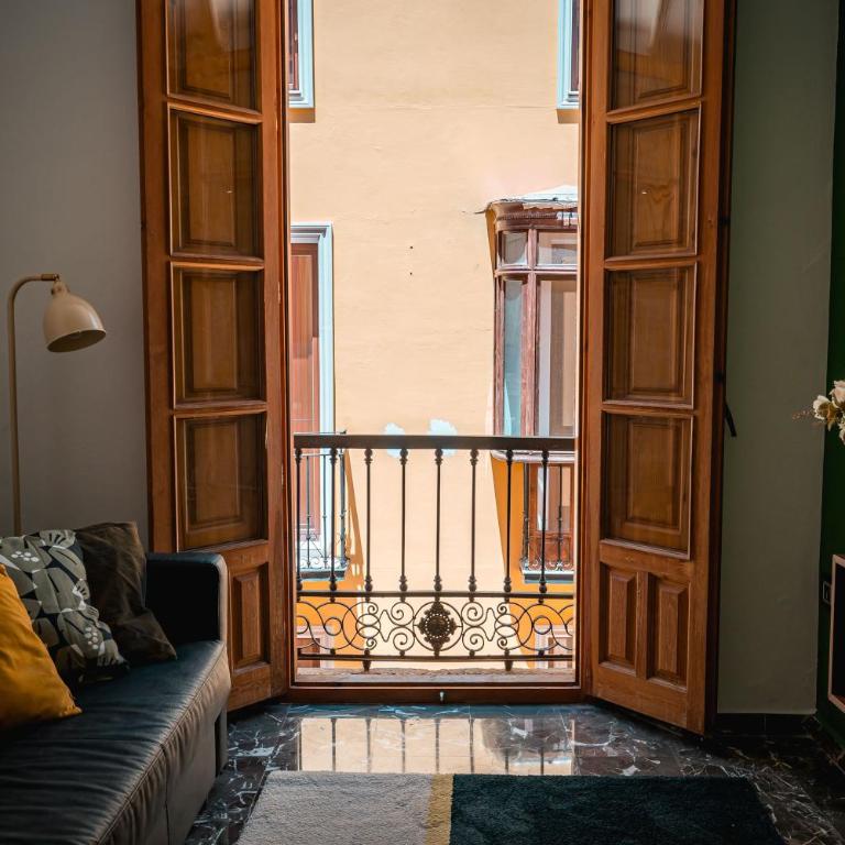 - Apartamento en pleno Centro - QH Ayuntamiento Granada - Deluxe Apartment - 3