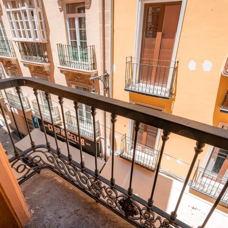 - Apartamento en pleno Centro - QH Ayuntamiento Granada - Deluxe Apartment - 9