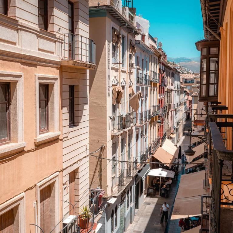 - Apartamento en pleno Centro - QH Ayuntamiento Granada - Deluxe Apartment - 10